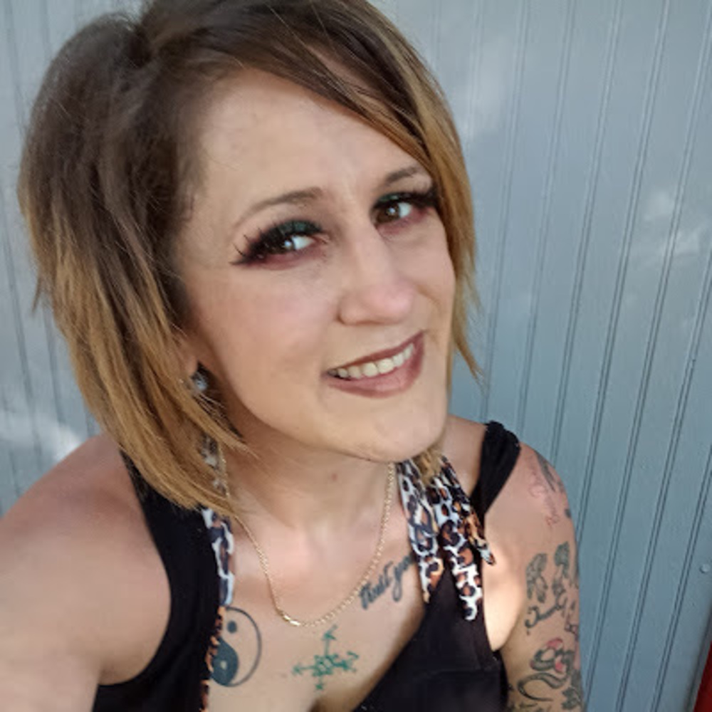 Meet your Posher, Angela